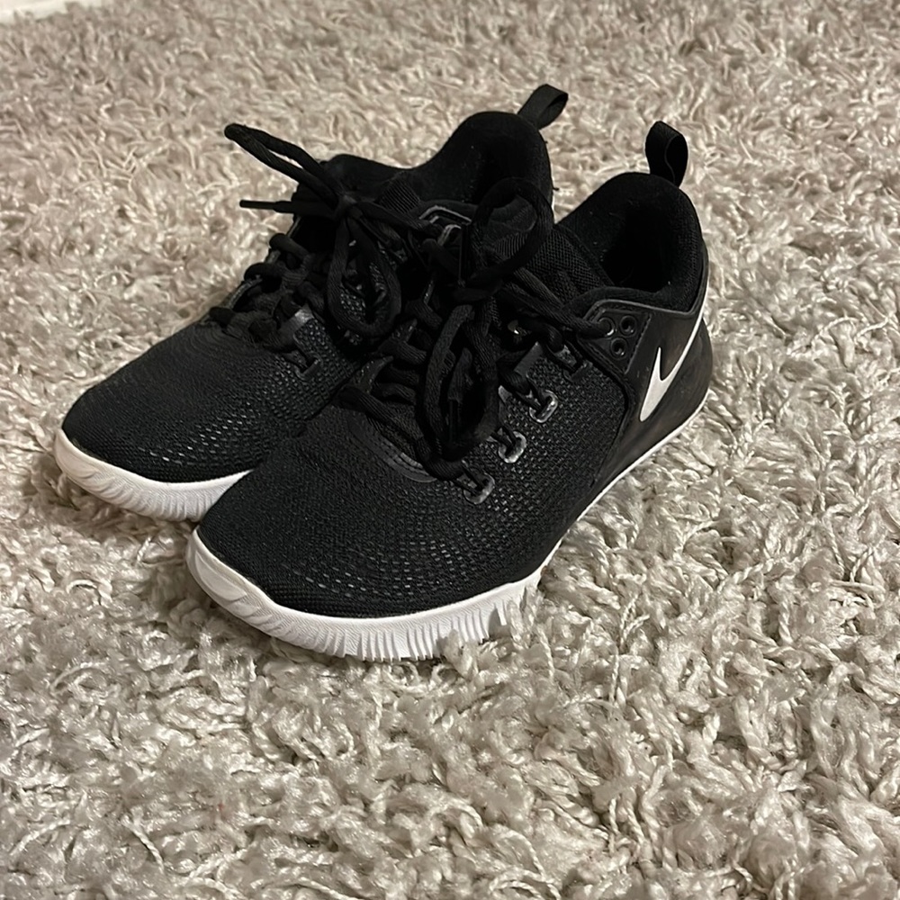 Nike volleyball court shoes